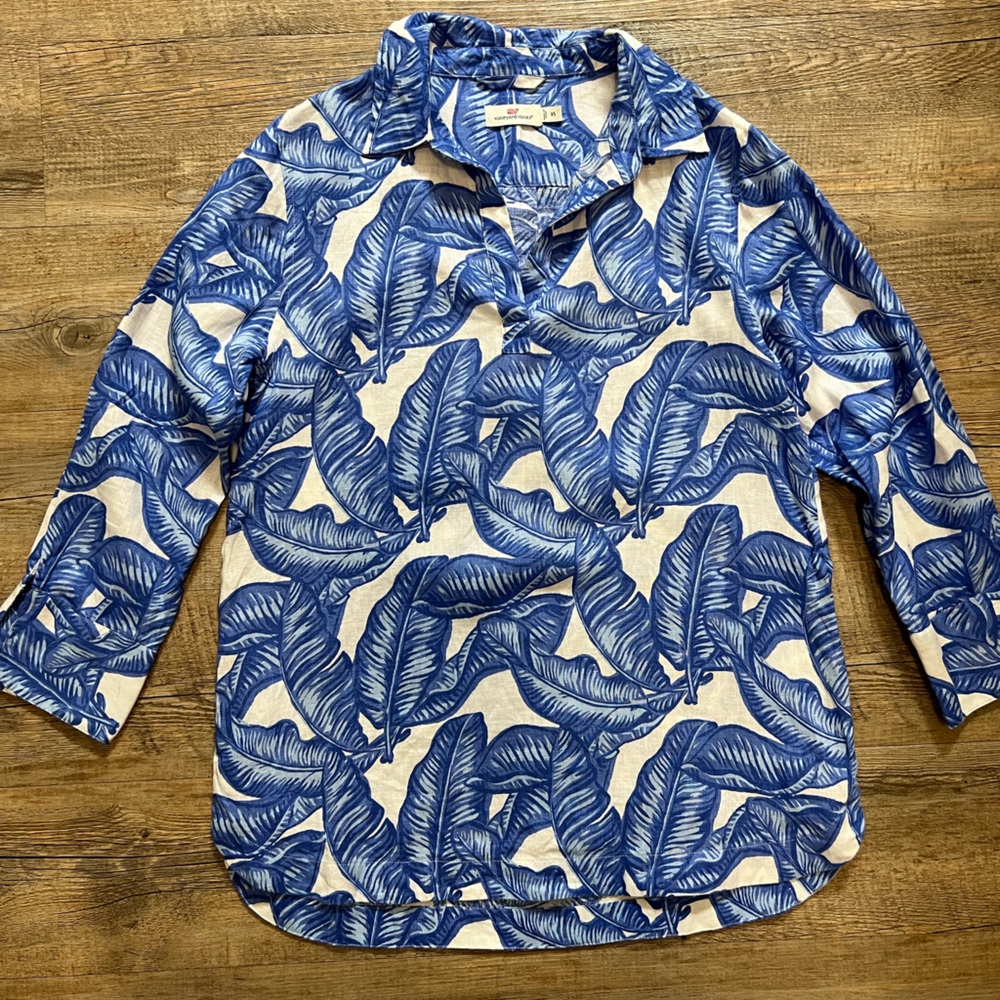 Vineyard vines 100% linen, banana leaf white and blue tunic shirt - Picture 5 of 11